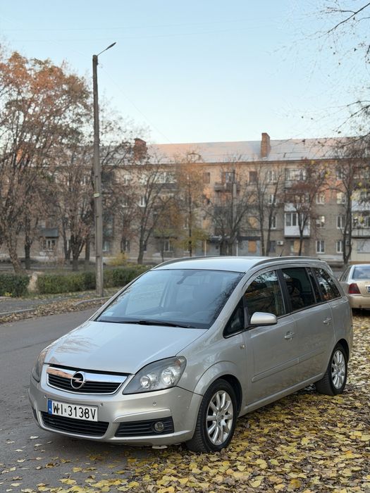 Opel Zafira рестайлинг