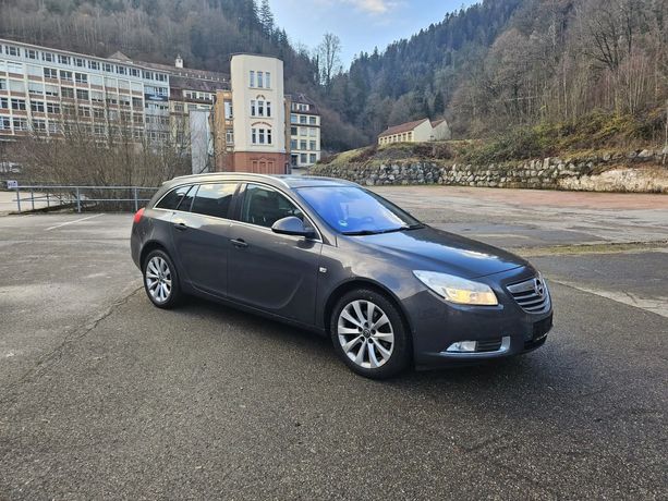 Opel Insignia Opel Insygnia kombi 2.0 CDTi bezwypadkowa solardach Super stan !!!