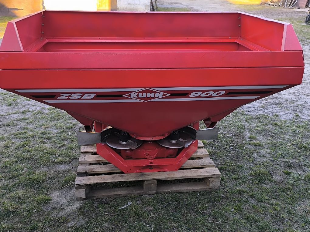 Rozsiewacz nawozu KUHN 900 Amazone