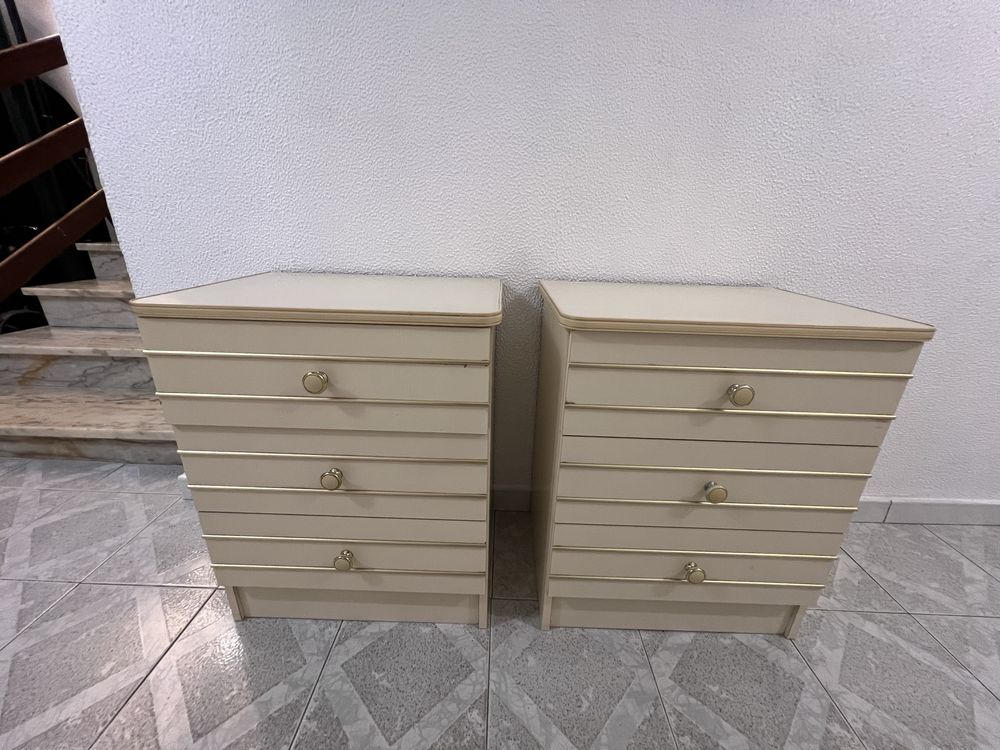 Conjunto 2 Mesinhas Cabeceira + Cómoda + Espelho