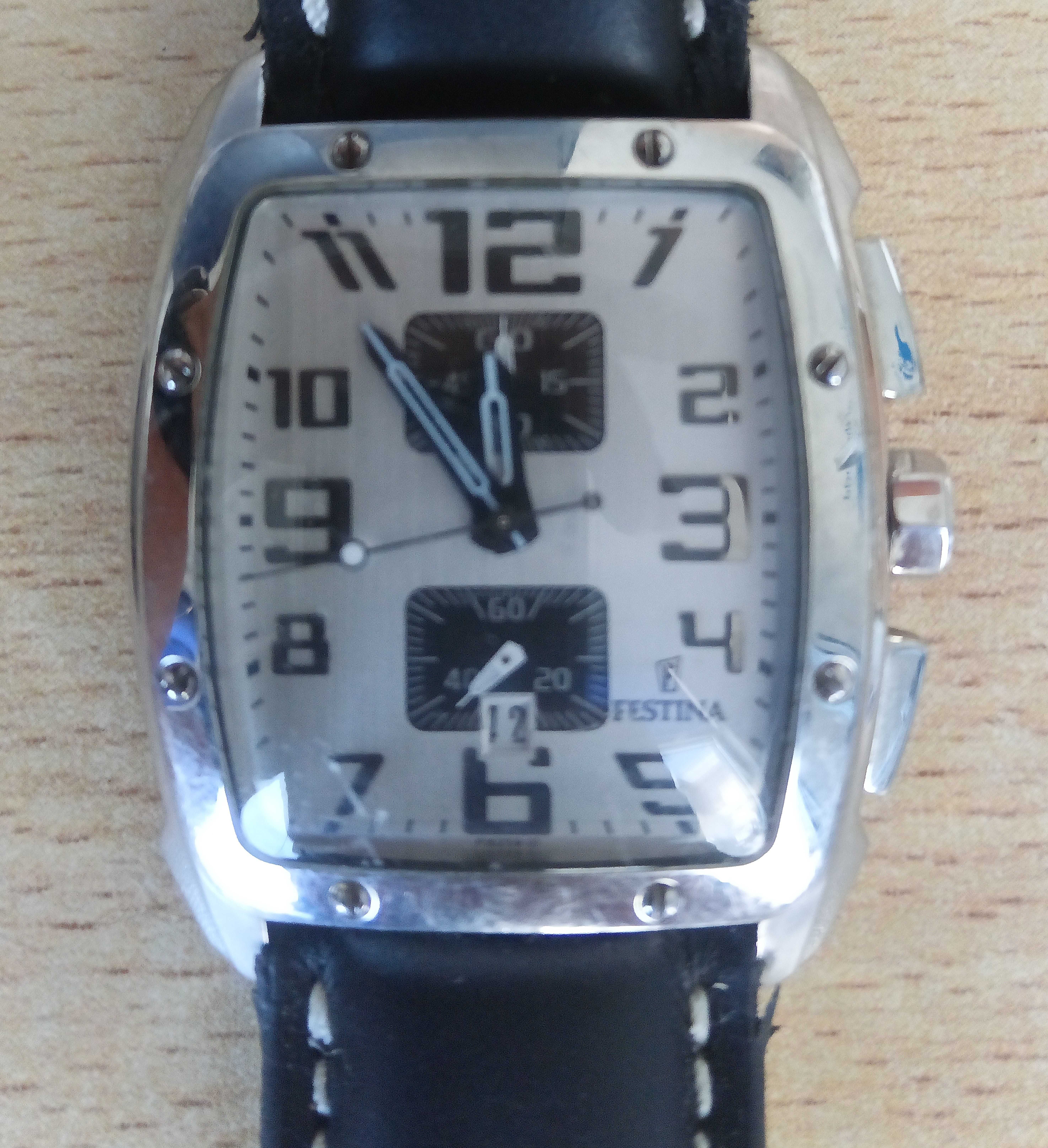 Relógio Festina F16259/1 Couro Preto 26mm