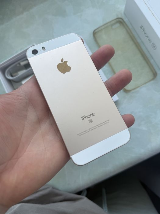 Продам Iphone se