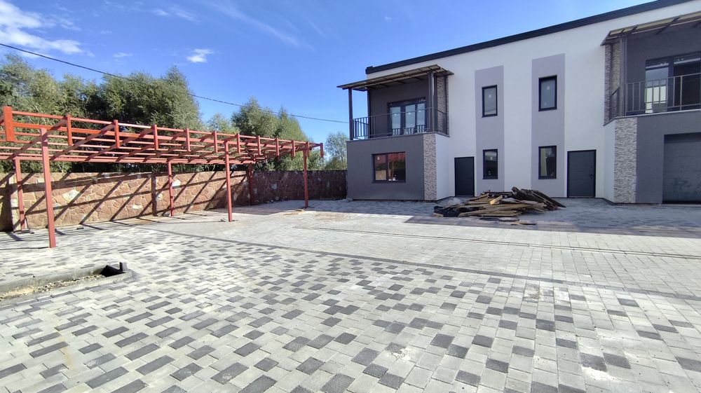 Продається будинок. Переуступка. Торг. Озеро. Річка. Комунікації