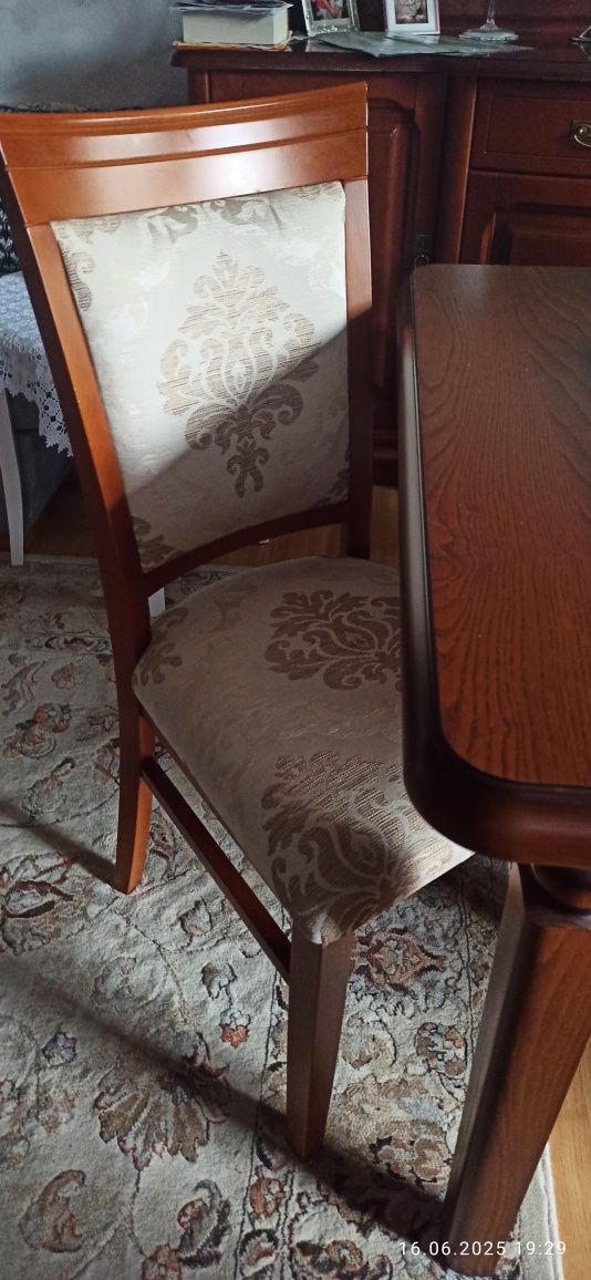 6 Krzeseł do salonu jasna tkanina