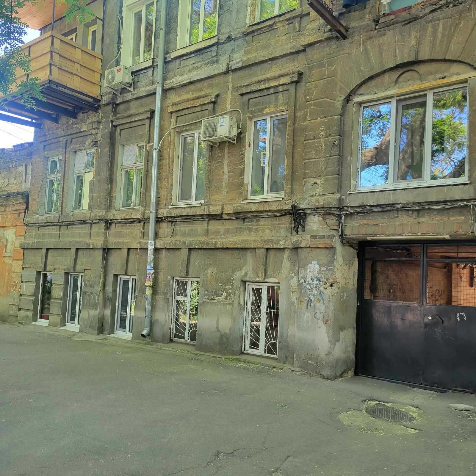 2х комнатная квартира на Молдаванке. Старый Одесский дворик!