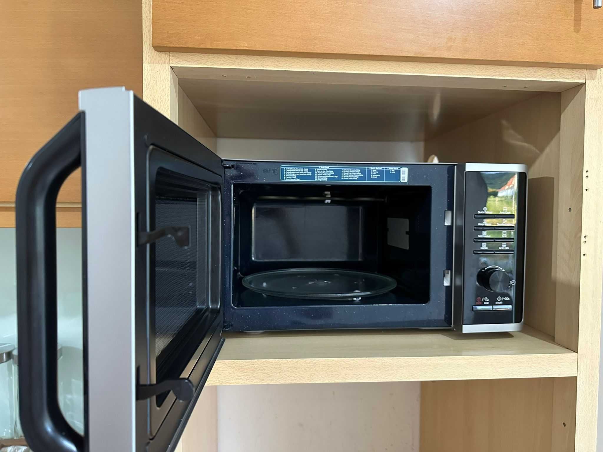 Micro-ondas Samsung (Ceramic Inside com grelha metálica)