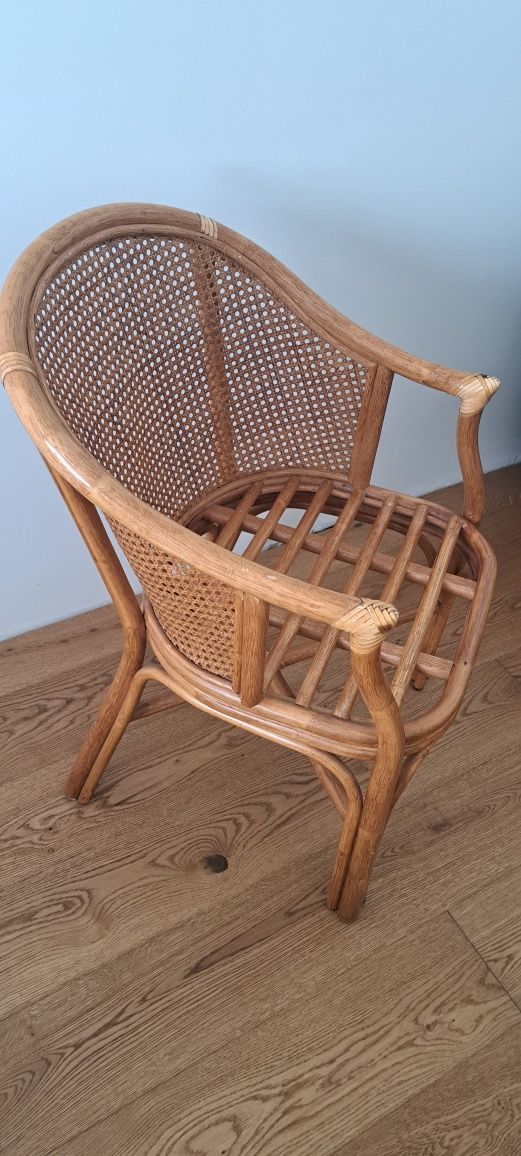 4 krzesla boho z rattanu z plecionką wiedeńską.