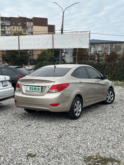 Продам Hyundai Accent 2012 рік можлива розстрочка,кредит,обмін!