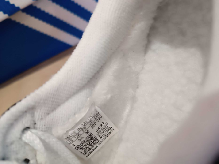 Жіночі зимові кросівки adidas campus 00s