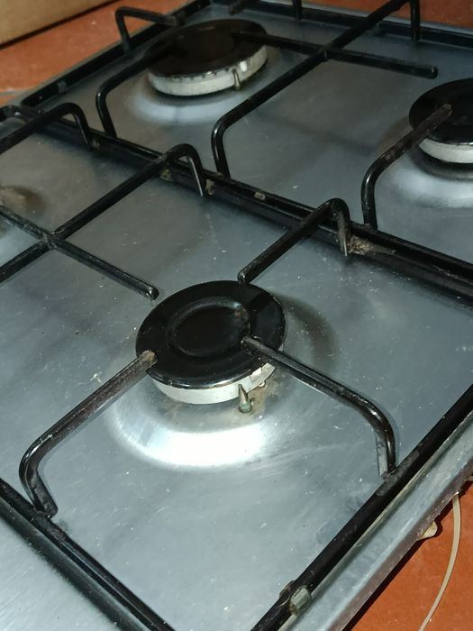 Fogão Beko de 4 bocas com isqueiro elétrico automático. SÓ 70€!!!