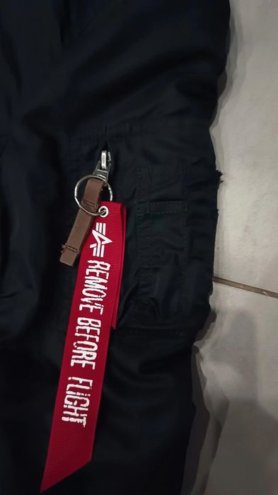 Продам бомбер альфа индустир