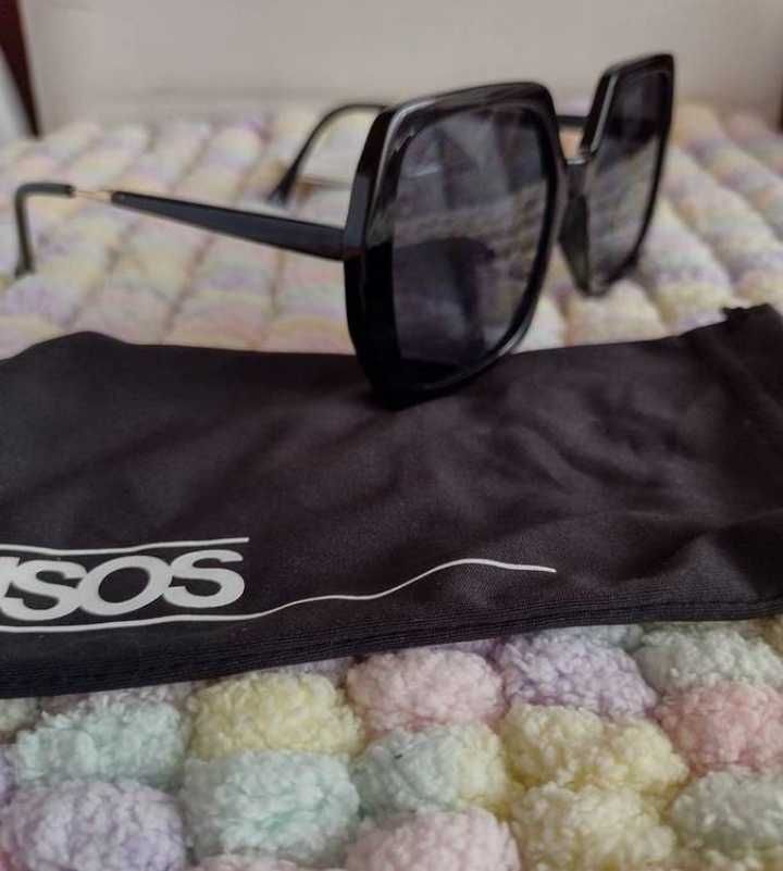 ASOS/ Duże okulary przeciwsłoneczne w etui, muchy z Londynu, NOWE