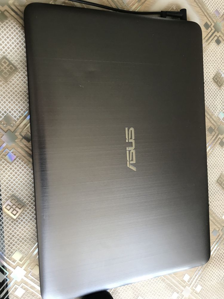 Ноутбук. Asus E403N