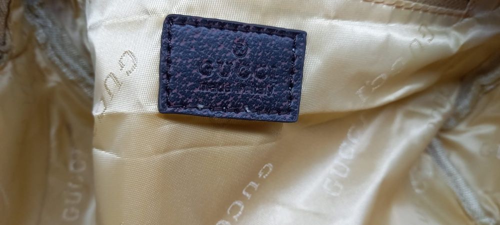 Pochete Gucci Interior dourado