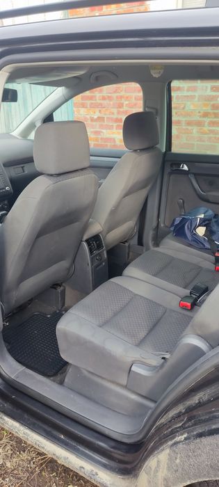 Продам Фольксваген ТУРАН 1,9 ТД АКПП 2005