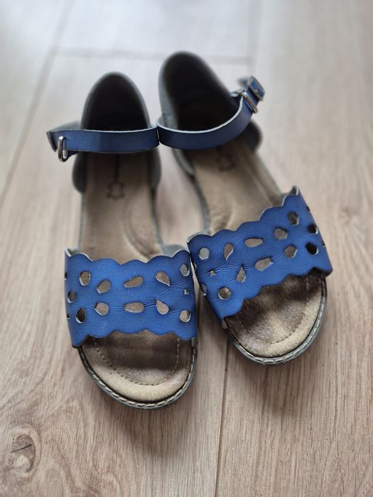 Niebieskie sandały dziewczęce Apawwa 33 używane