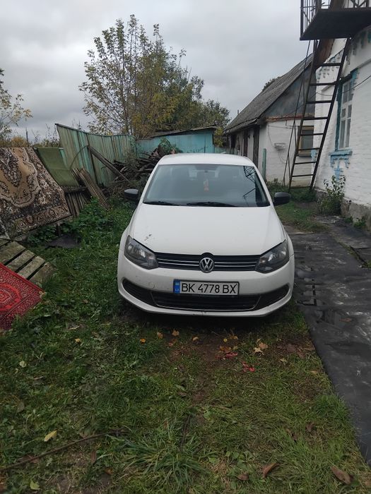 Volkswagen Polo sedan 2012 під відновлення