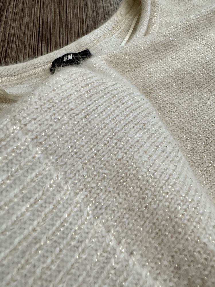 Ніжний, мʼякий, якісний светр h&m, в складі вовна і ангора