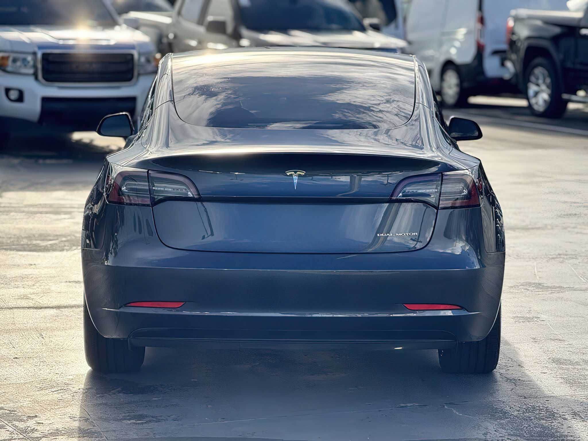 Tesla  Model 3 Long Range 2023