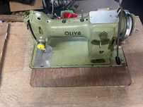 Maquina de Costura Oliva