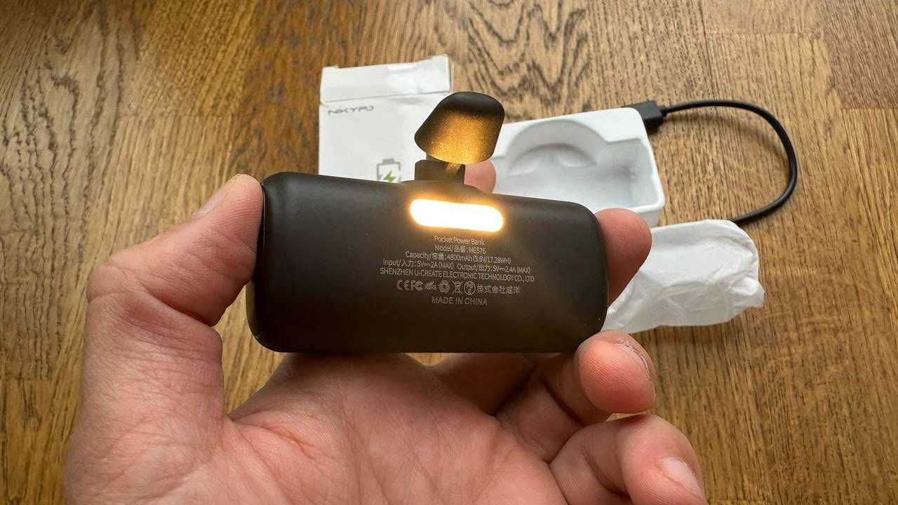 NIKYPJ Powerbank do iPhone z wyświetlaczem LED, 4800 mAh