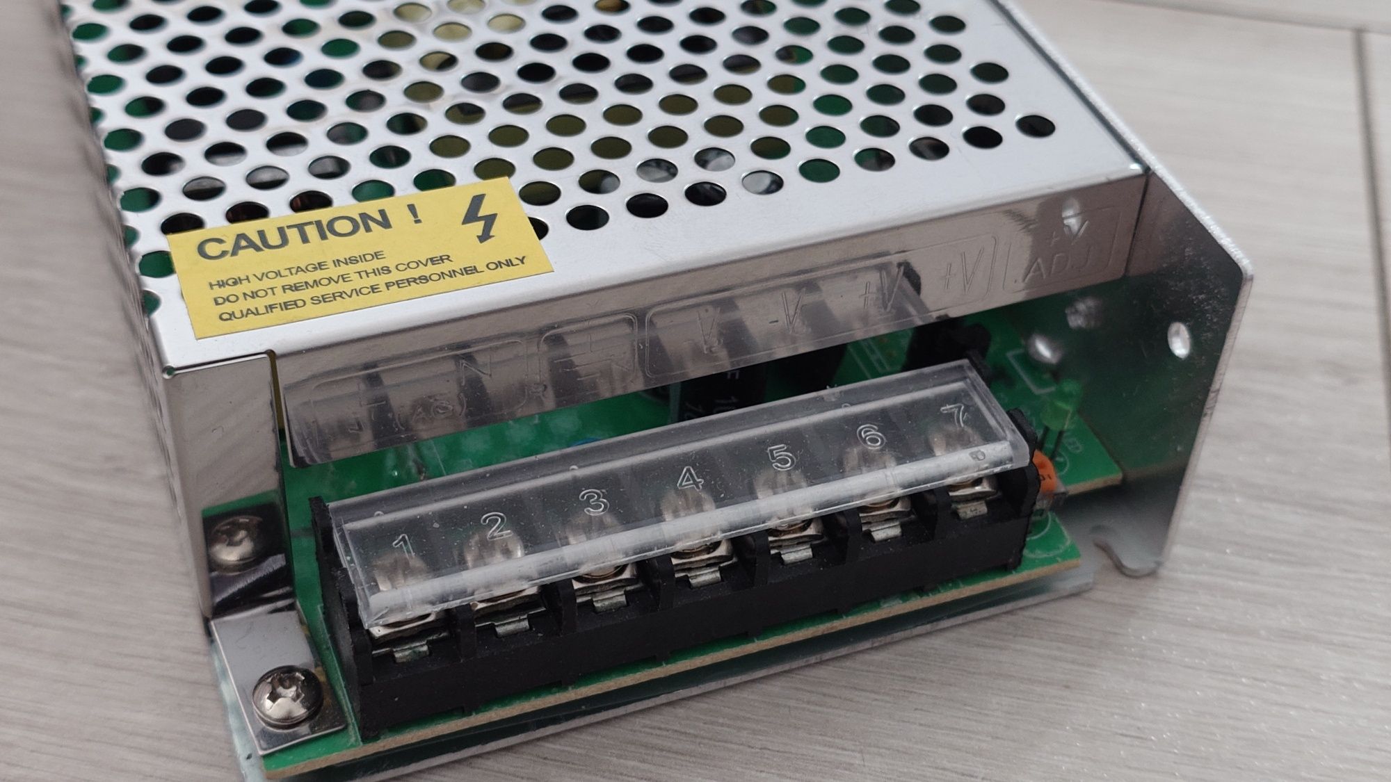 Блок питания 12V  8.5 A  12.5 A