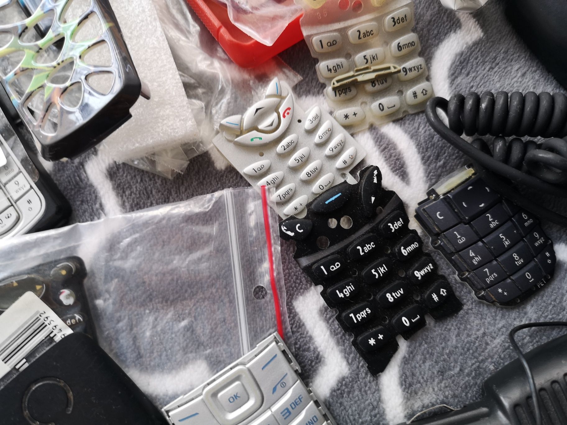 Pakiet starej elektroniki, etui, obudów. Nokia itp