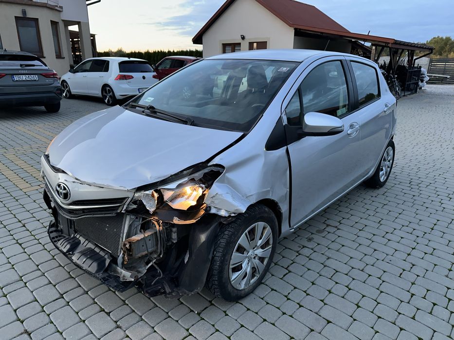 Toyota Yaris 1.3 benzyna, 2012r