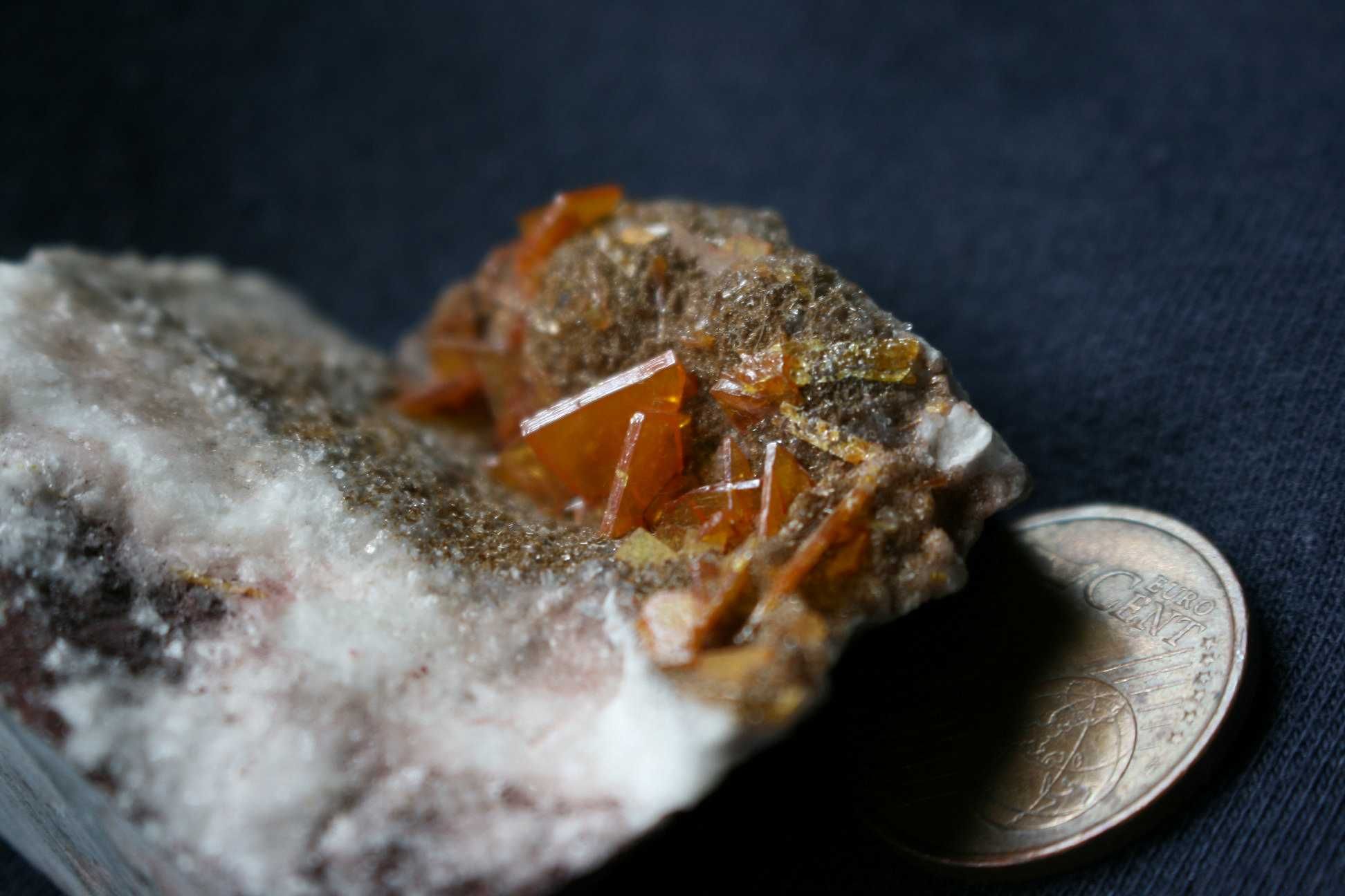 Minerais – Wulfenite com descloizite – Los Lamentos (inclui envio)