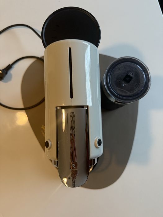 Ekspres Nespresso + kapsułki, oryginalne dodatki
