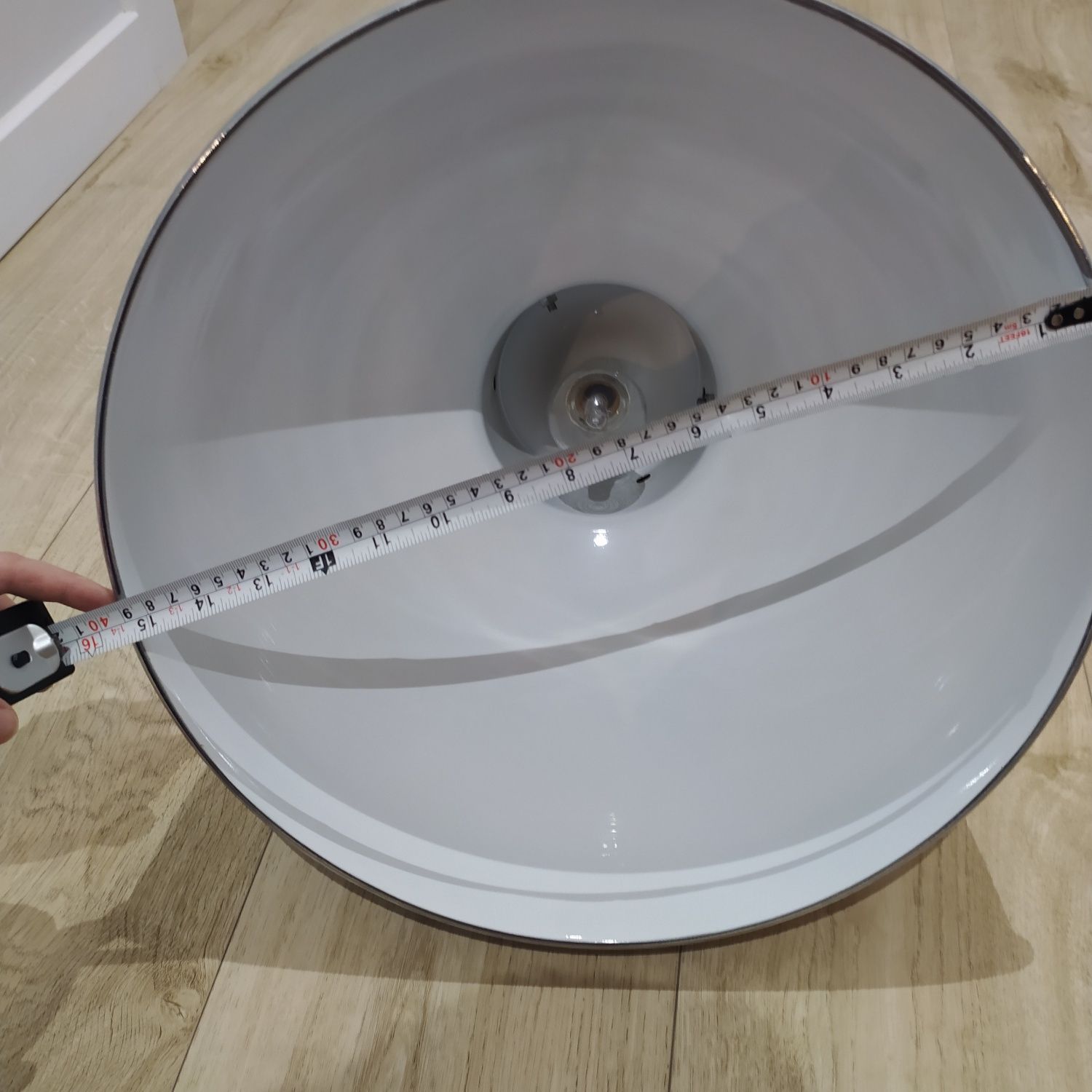 Lampa sufitowa metalowa srebrna