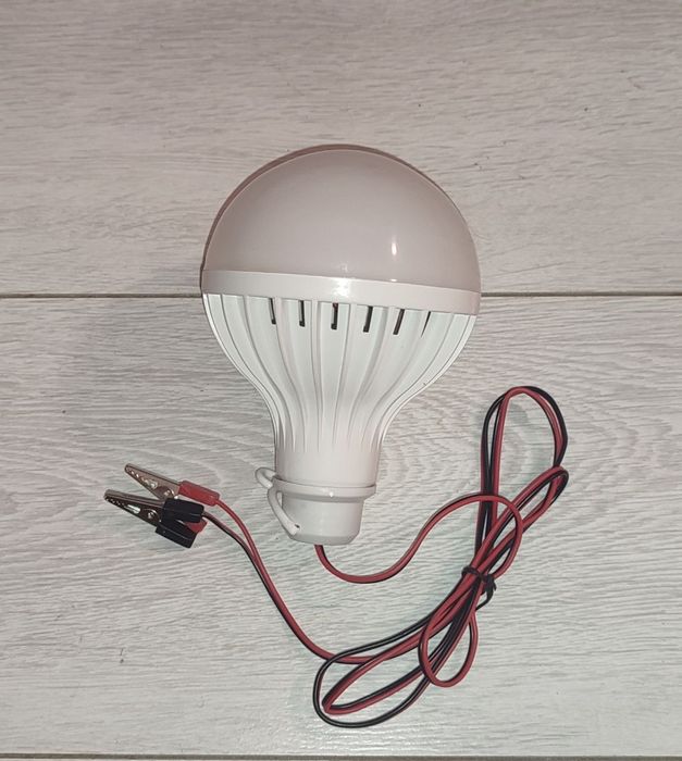 Лампа 12 вольт з проводом і клешнями