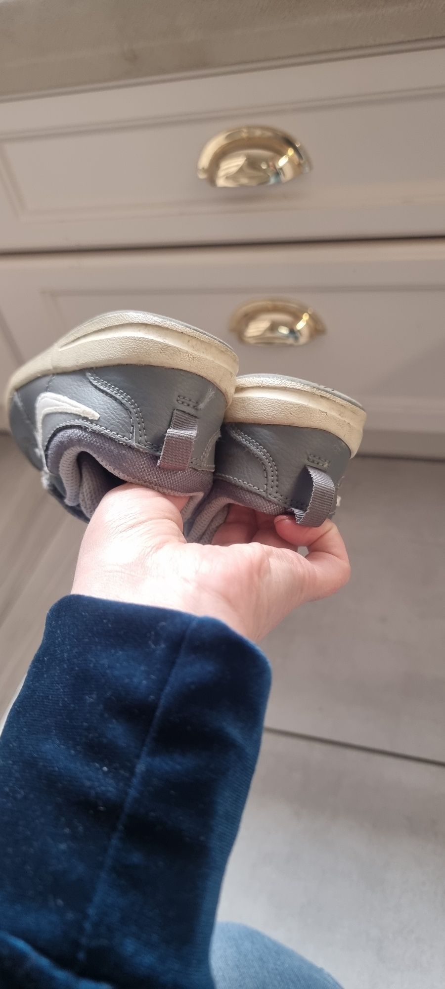 Buty dziecięce Nike skórzane adidaski na wiosnę