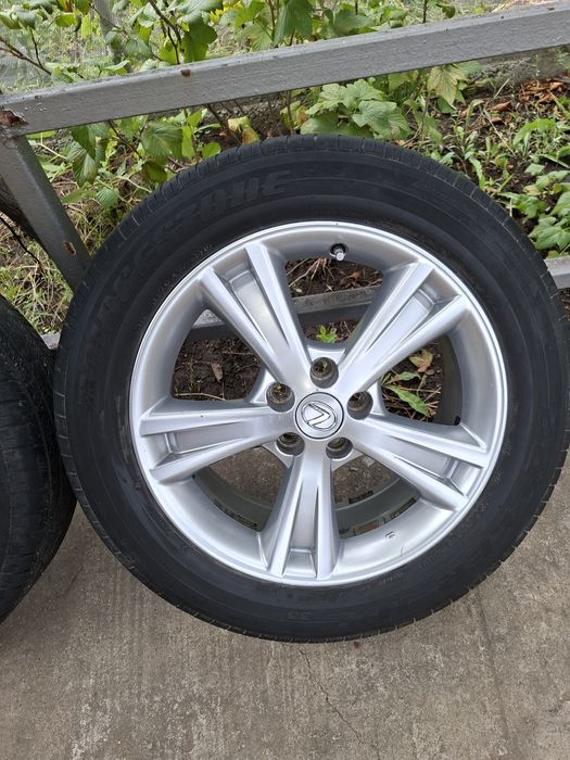 Продам диски срезиной оригинал лексус 18 дюймов