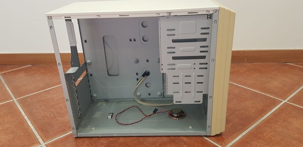 Caixa PC Computador Retro