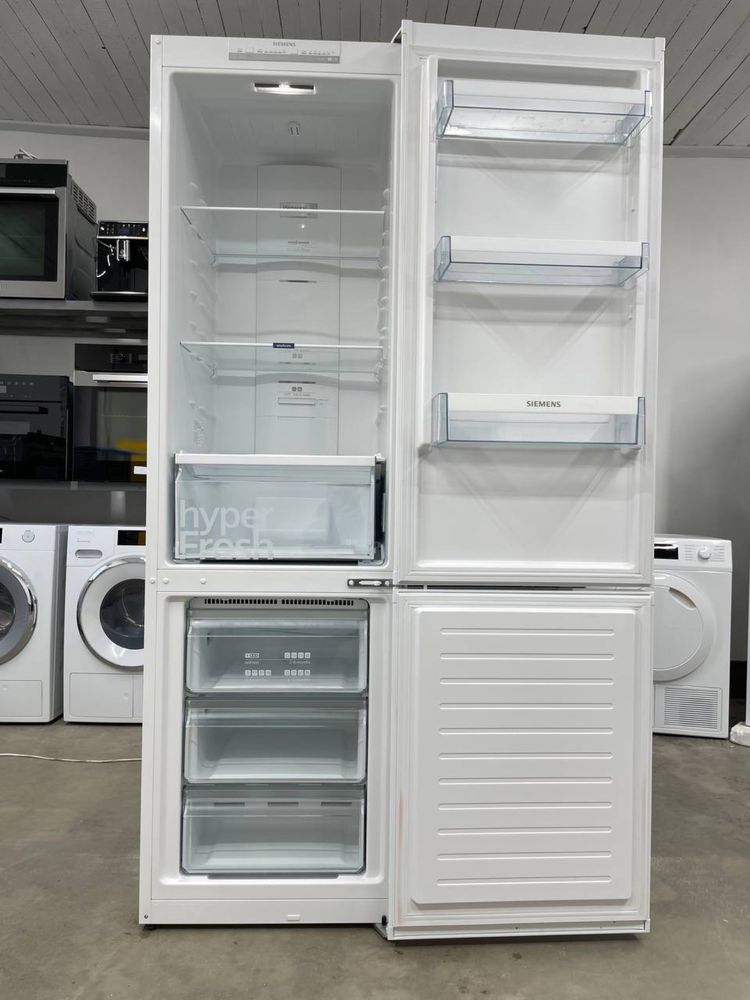 2 м Холодильник Siemens IQ 300 KG39NVW45