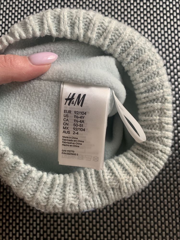 Шапка H&M пайетками (2-4г) р. 50 шапочка