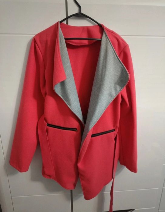 Płaszcz damski w kolorze różowym. Nowy