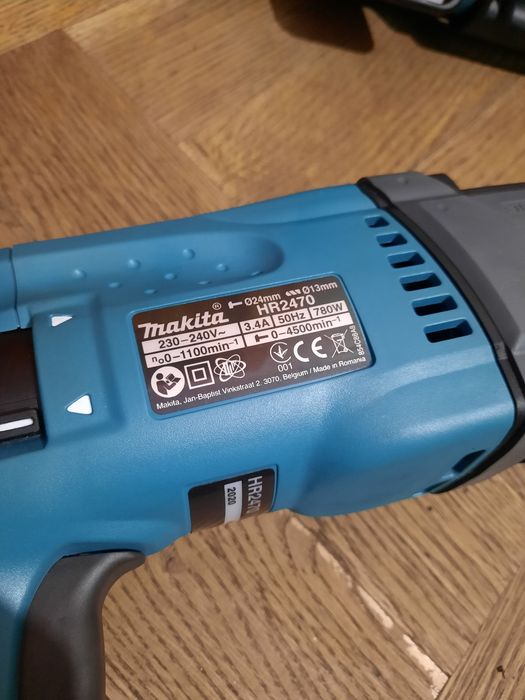 Стан нового,оригінал!!Перфоратор Makita HR 2470,780вт,2.4дж+свердла