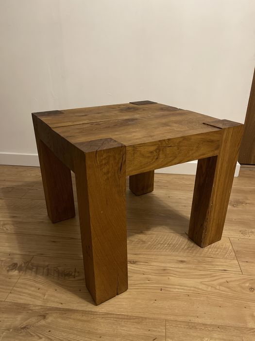 Drewniany stolik piękny stół