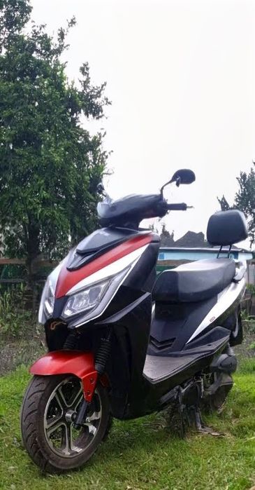 Обмін на авто Електроскутер Forte Leon 2500 вт.