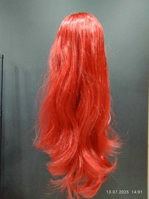 Peruka Siudus. Włosy delikatnie falowane, długie