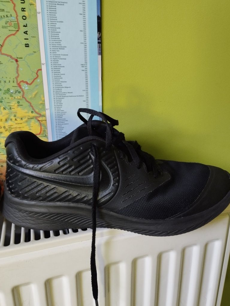 Buty Nike r.40 chłopięce