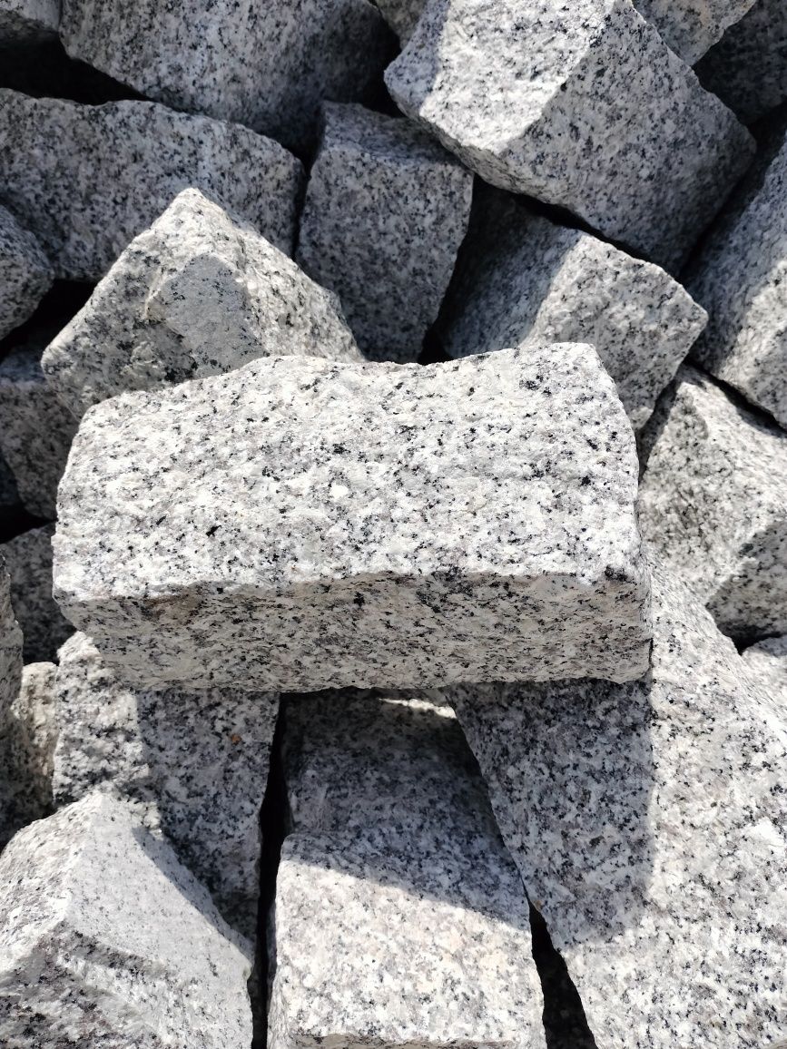 Granit kostka granitowa różne wymiary granit łupany kamień ozdobny