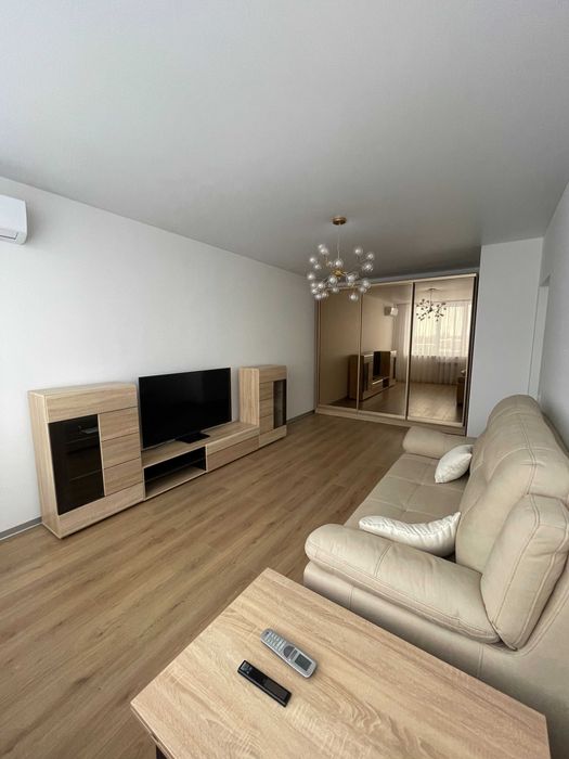 Декоративна штукатурка стін плиточник Шпаклівка стін фарбування