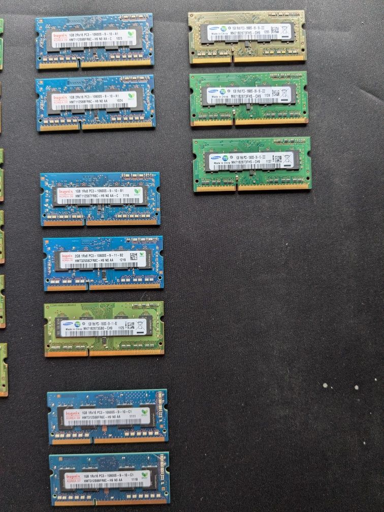 Оперативна пам'ять DDR3 PC3 1GB для ноутбука