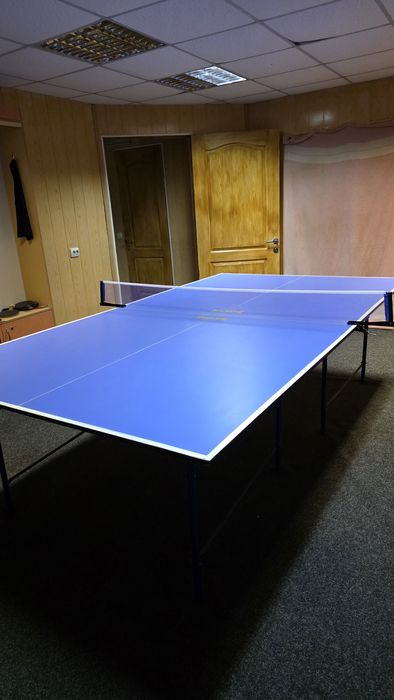 Тенісний стіл в дуже гарному стані