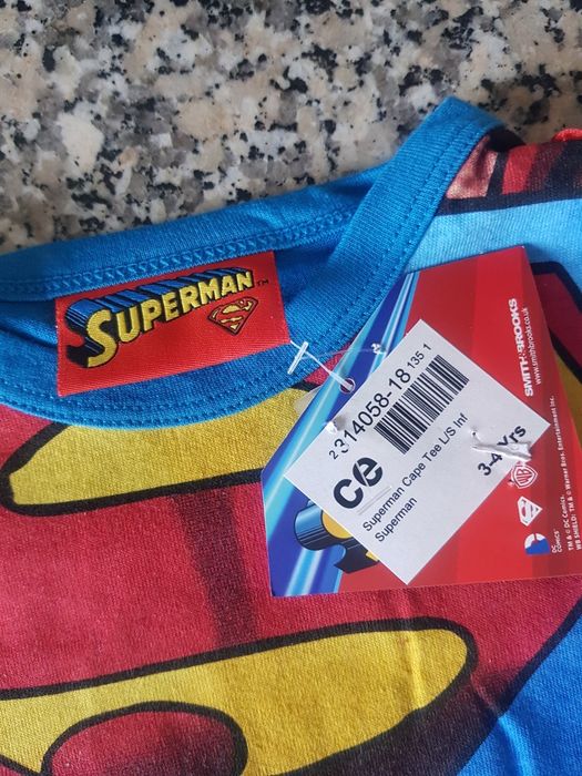 Camisola SUPERMAN com capa amovível - Tamanho 3- 4 Anos