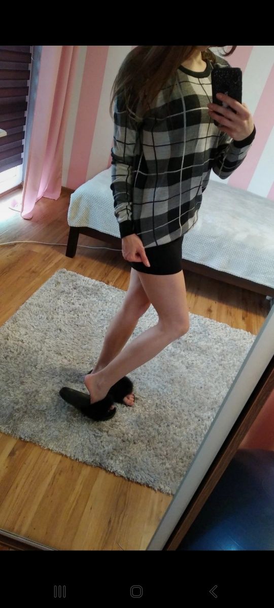Sweter oversize w kratę