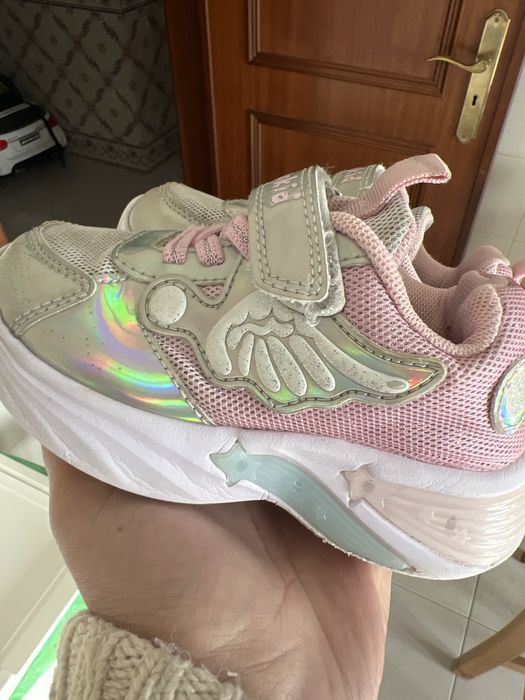 Tenis com luz tamanho 24